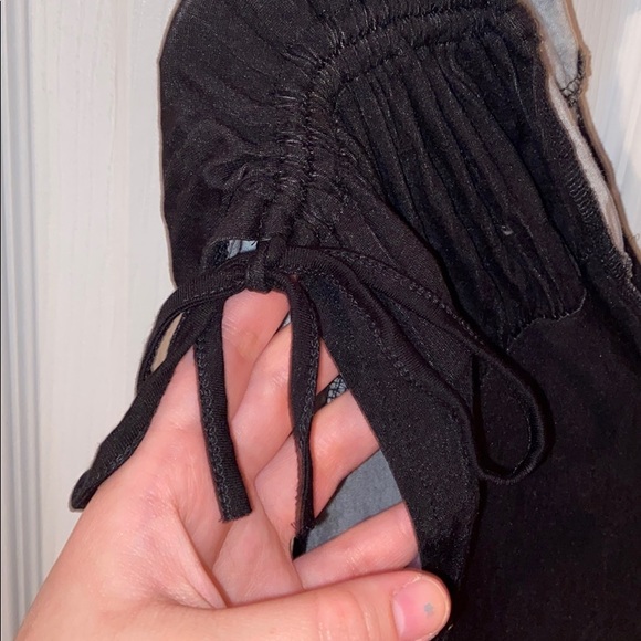 Black and floral patterned v neck dress - Picture 2 of 4